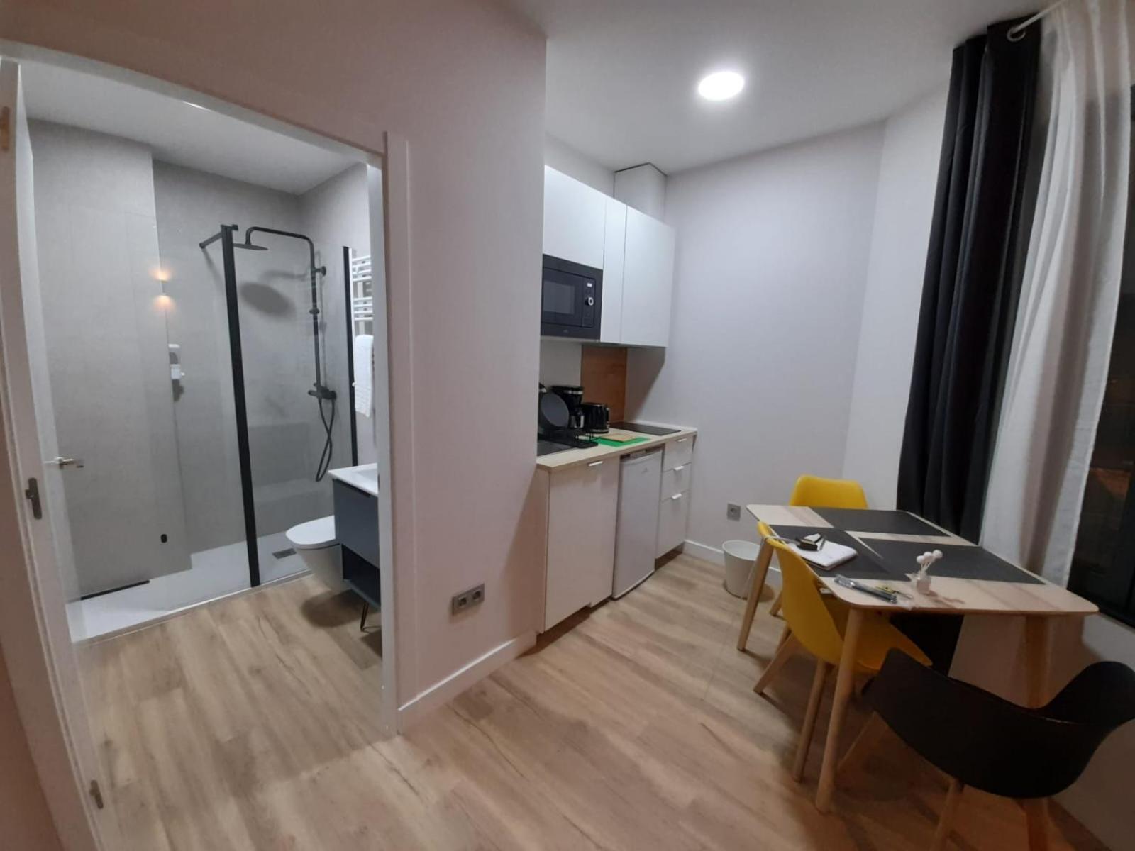 Apartamentos Recunchos Оуренсе Екстериор снимка